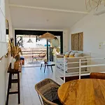 Maison Boheme Au Bord De L'eau